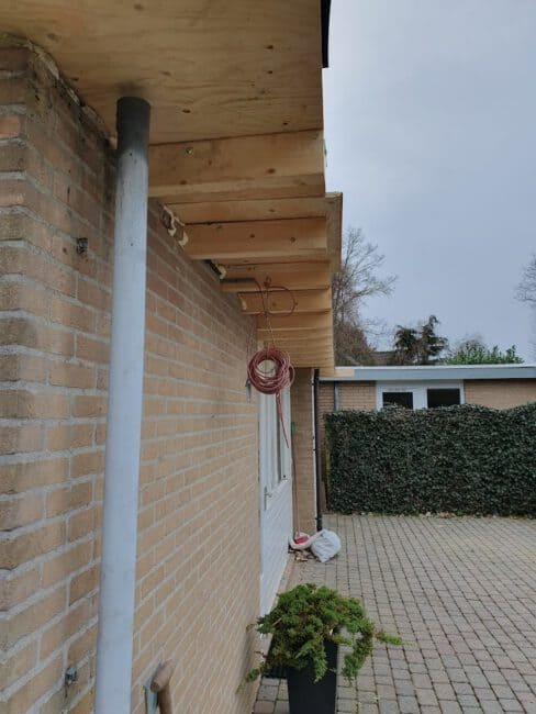 Dakrenovatie en uitbouw Nieuw-Balinge