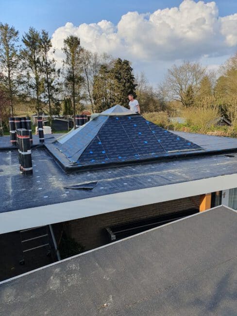 Dakrenovatie en uitbouw Nieuw-Balinge